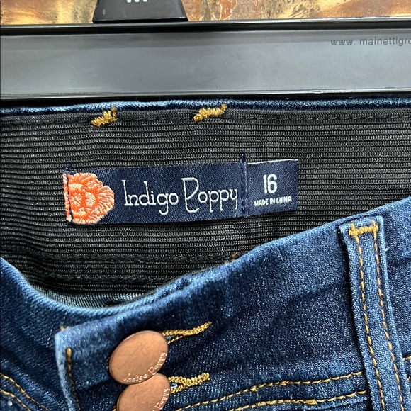 Women's Dark Blue Jeans - Picture 2 of 3